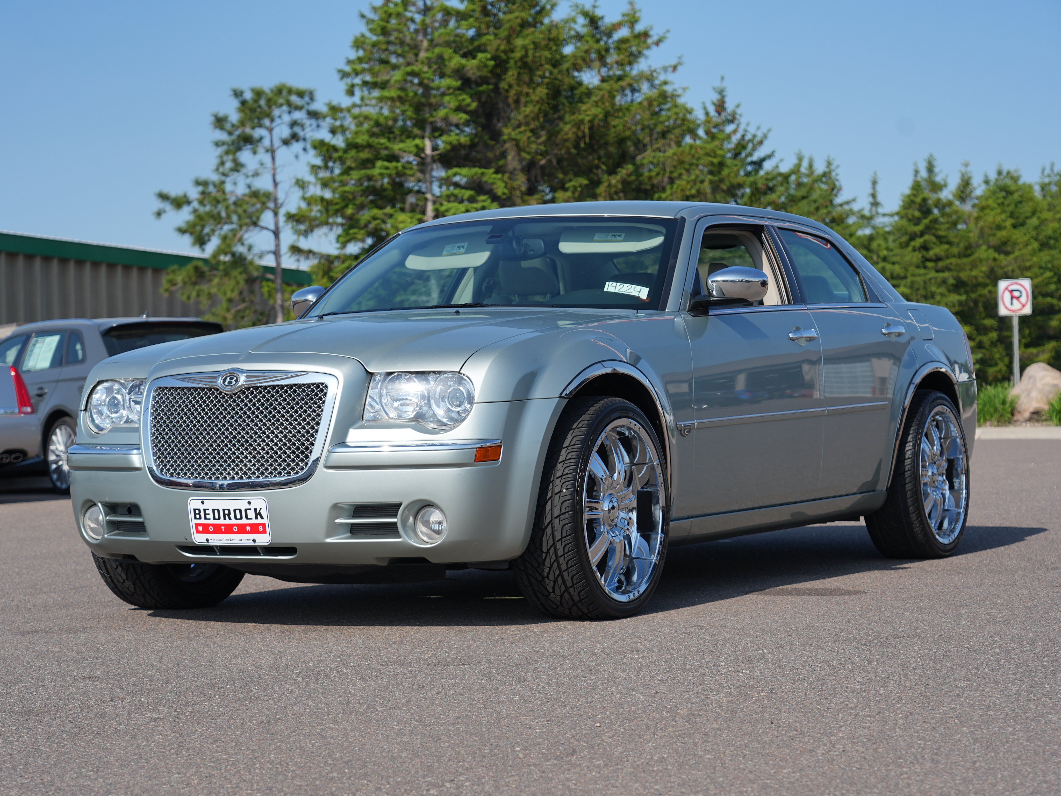 Used 2006 Chrysler 300 C w/ Navigation & Sound Group II AWD/4WD image 7