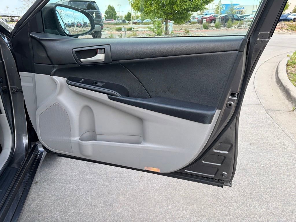 Used 2014 Toyota Camry FWD image 23