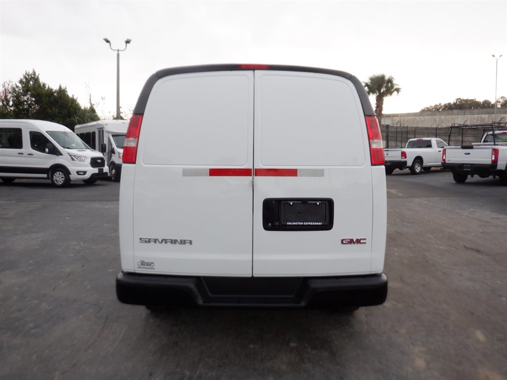 Used 2023 GMC Savana 2500 w/ Driver Convenience Package image 4