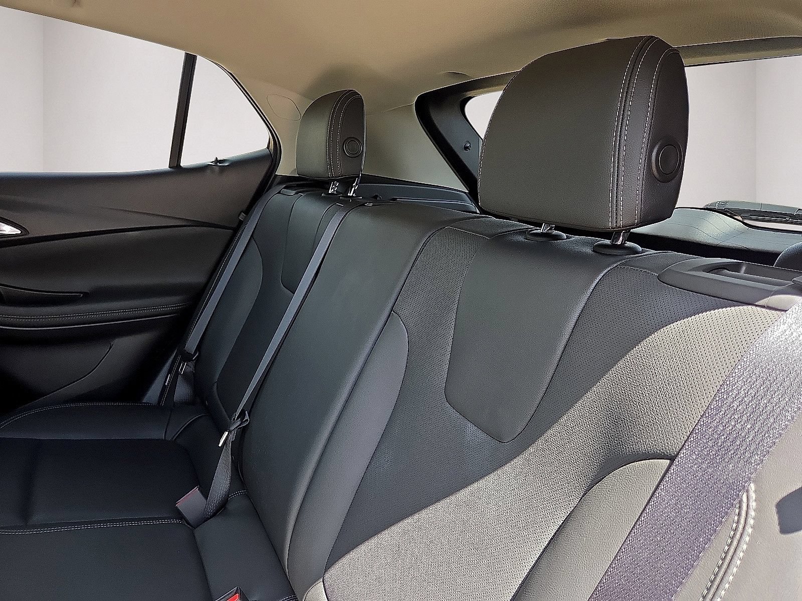 Used 2024 Buick Encore GX Sport Touring FWD image 20