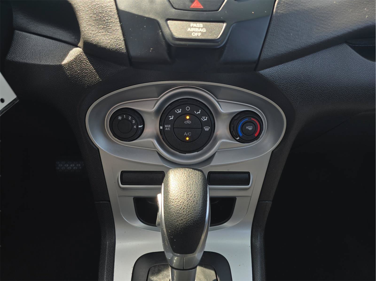Used 2019 Ford Fiesta SE FWD image 19