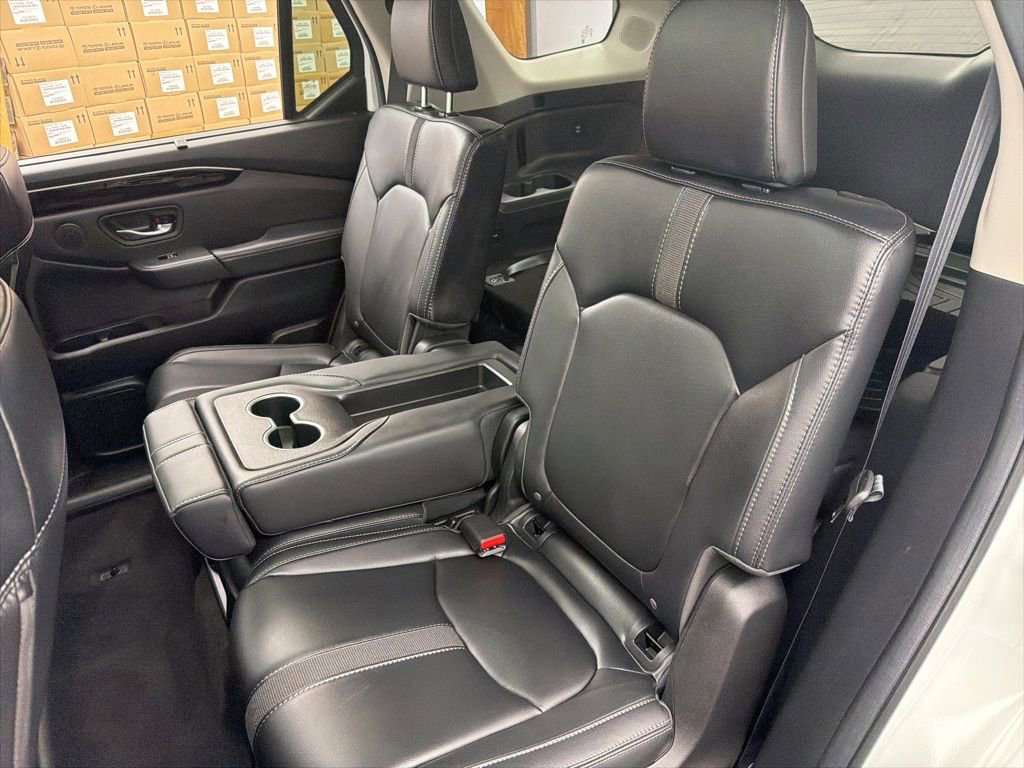 Used 2025 Honda Pilot Touring image 22