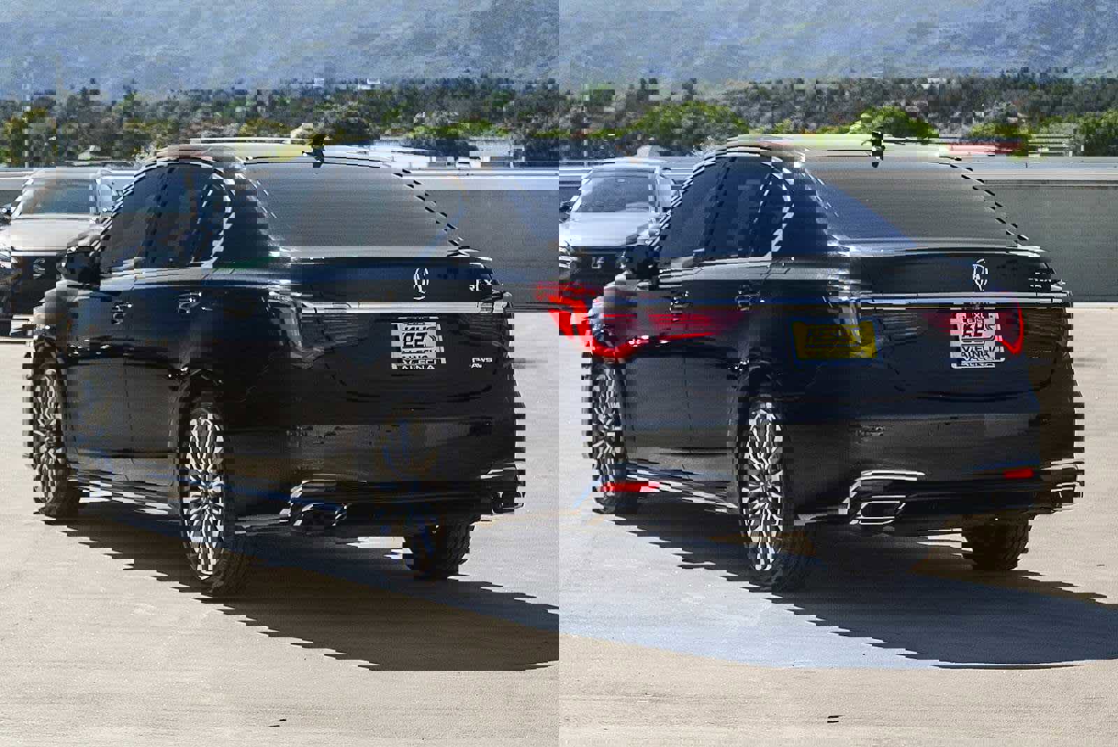 Used 2018 Acura RLX w/ Technology Package image 8