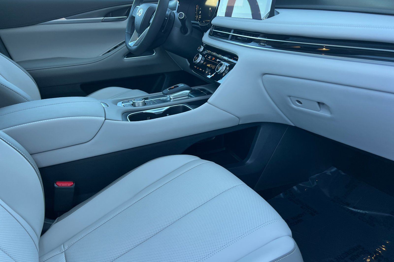 New 2026 INFINITI QX60 Luxe w/ Cargo Package image 17