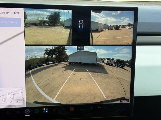Used 2024 Tesla Cybertruck AWD Crew Cab image 18