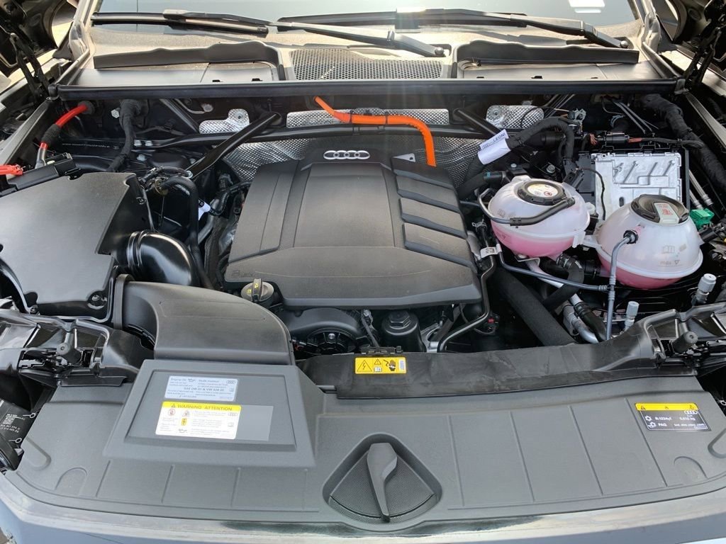 Used 2022 Audi Q5 e Premium w/ Convenience Package image 33