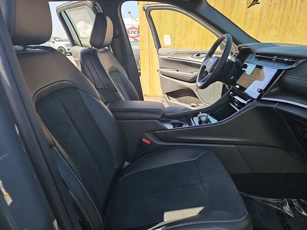 New 2027 Jeep Grand Cherokee L 4WD image 10