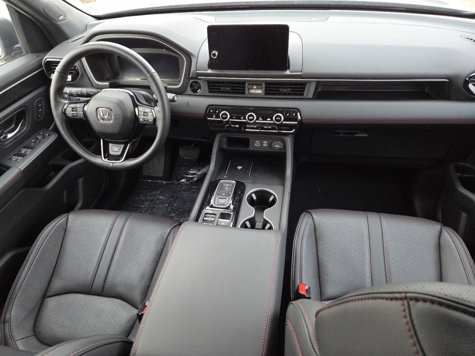 Used 2025 Honda Pilot Black Edition image 25