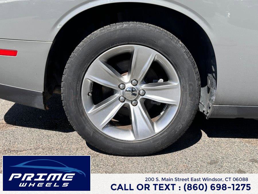 Used 2017 Dodge Challenger SXT RWD image 20