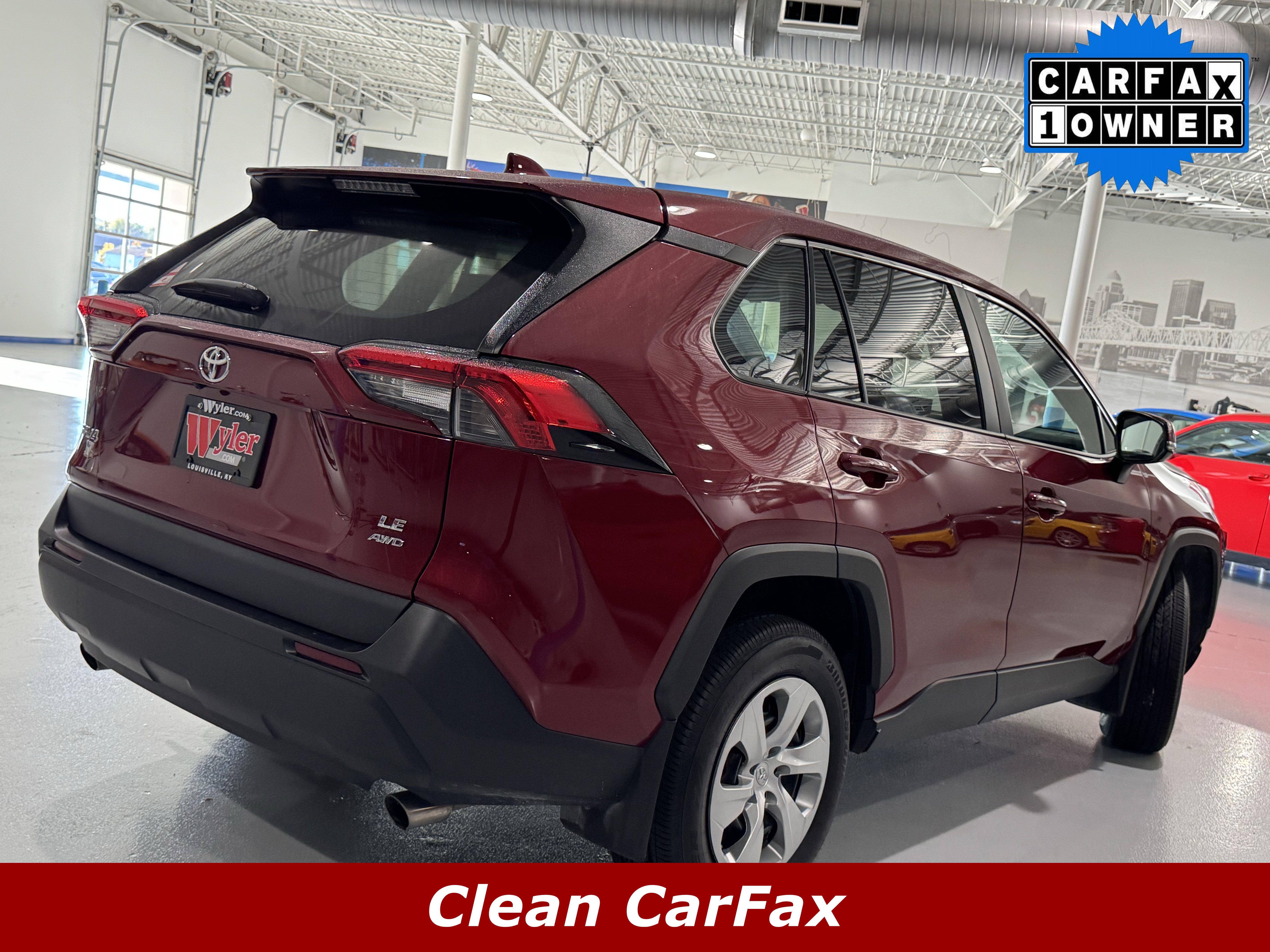 Used 2022 Toyota RAV4 LE image 3