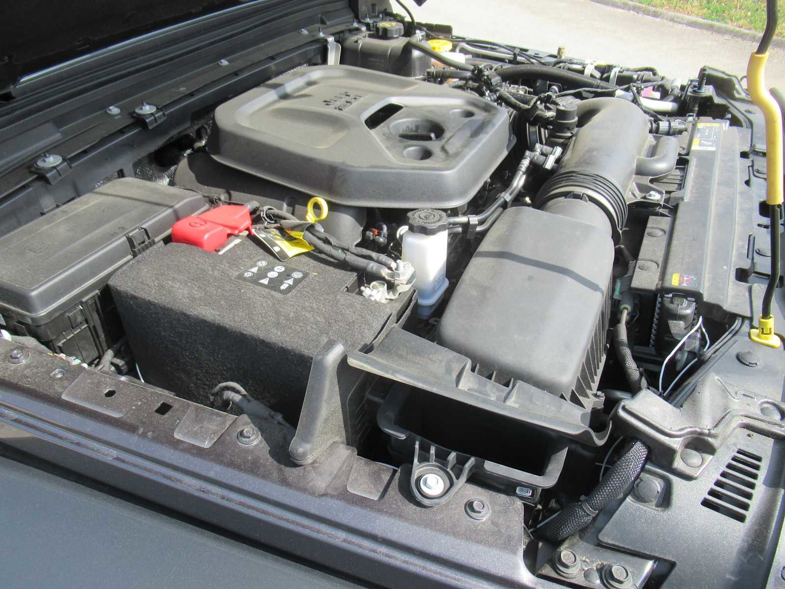 Used 2025 Jeep Wrangler Sport S image 13