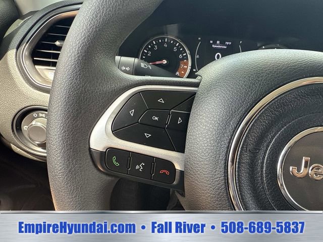 Used 2023 Jeep Renegade Latitude AWD/4WD image 29