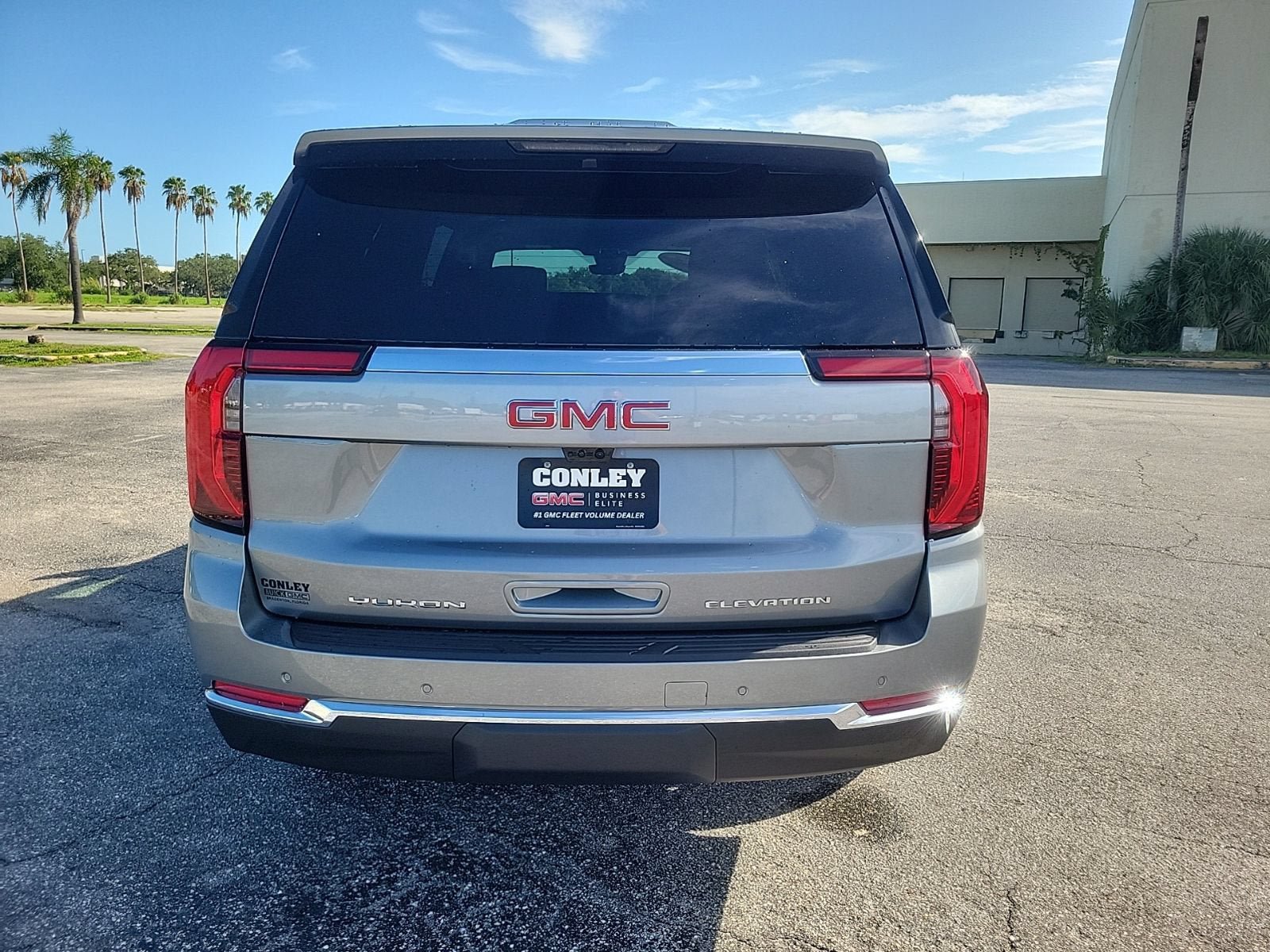 New 2026 GMC Yukon XL Elevation w/ Elevation Premium Package AWD/4WD image 6