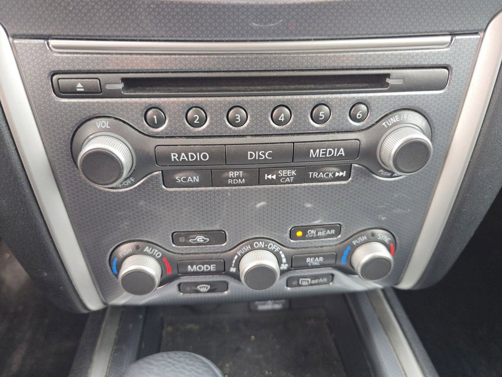 Used 2019 Nissan Pathfinder SL image 25