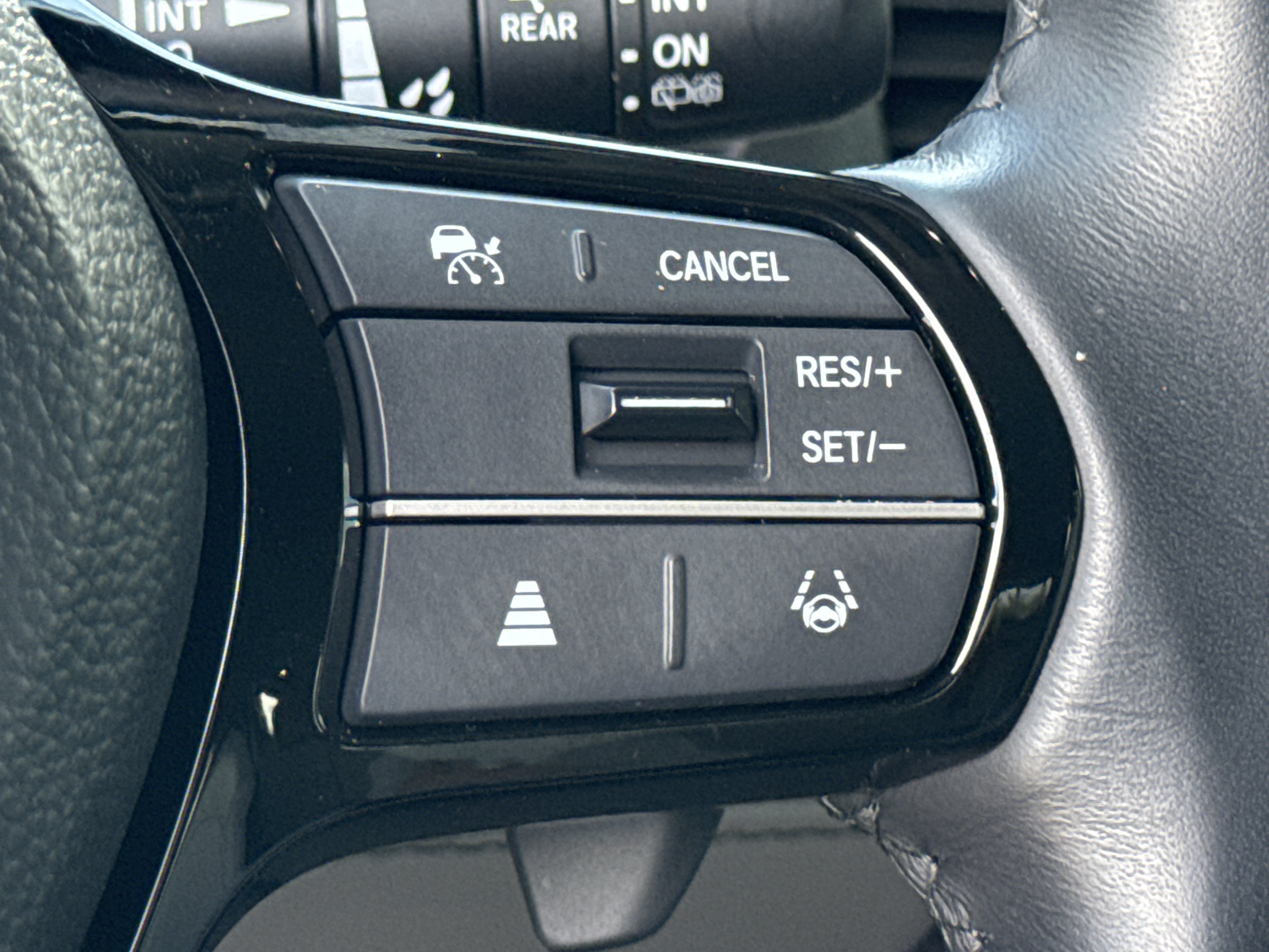 Certified 2024 Honda Pilot Touring image 38