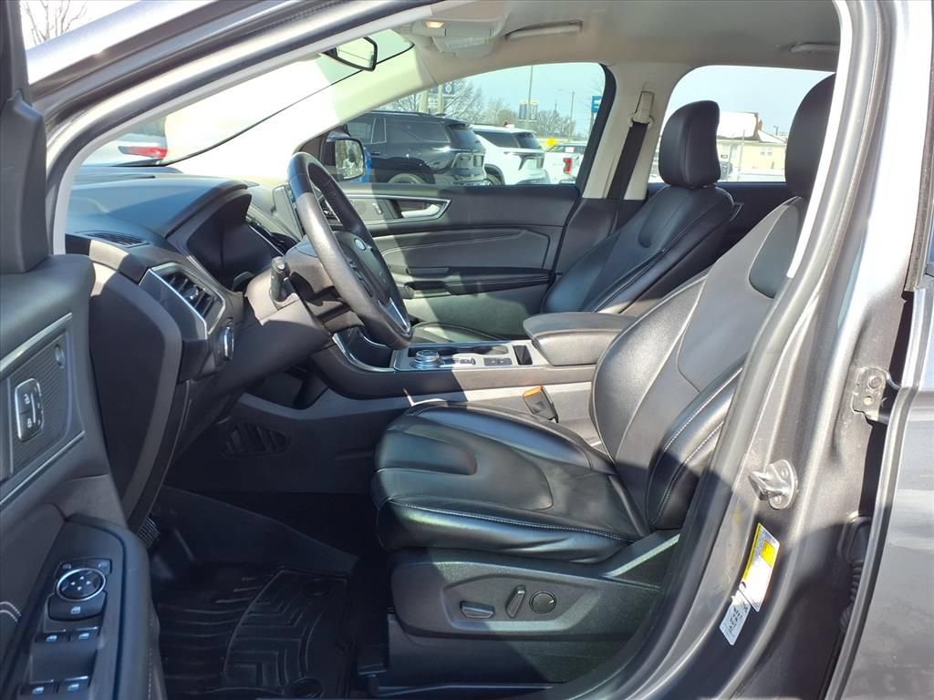 Used 2022 Ford Edge Titanium AWD/4WD image 12