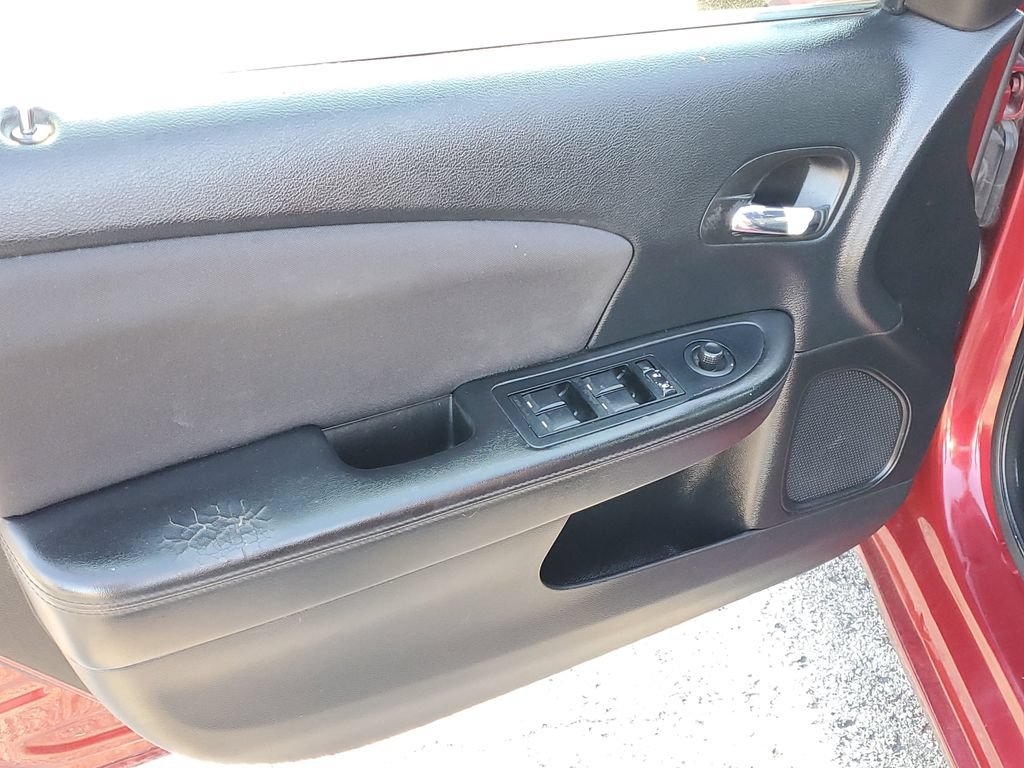 Used 2013 Chrysler 200 Touring FWD image 17