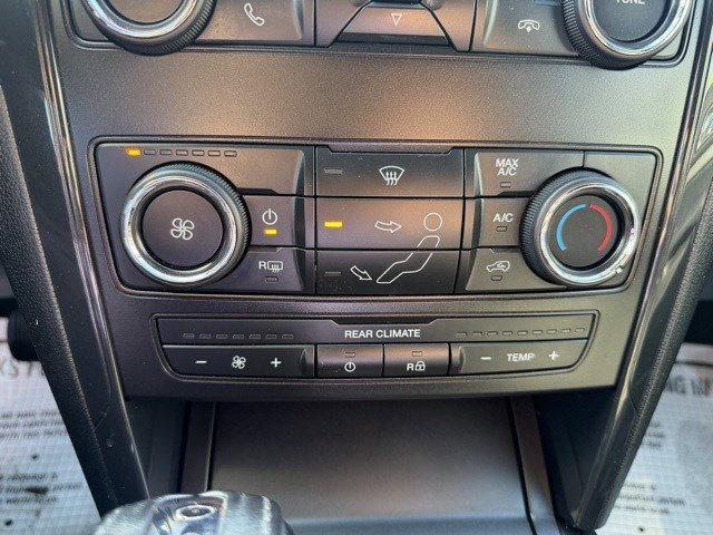 Used 2018 Ford Explorer XLT AWD/4WD image 35