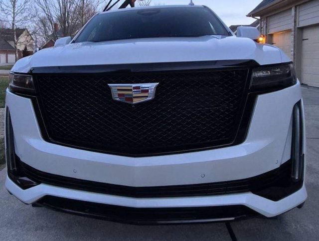 Used 2021 Cadillac Escalade Sport w/ Driver Assist Tech Package image 2