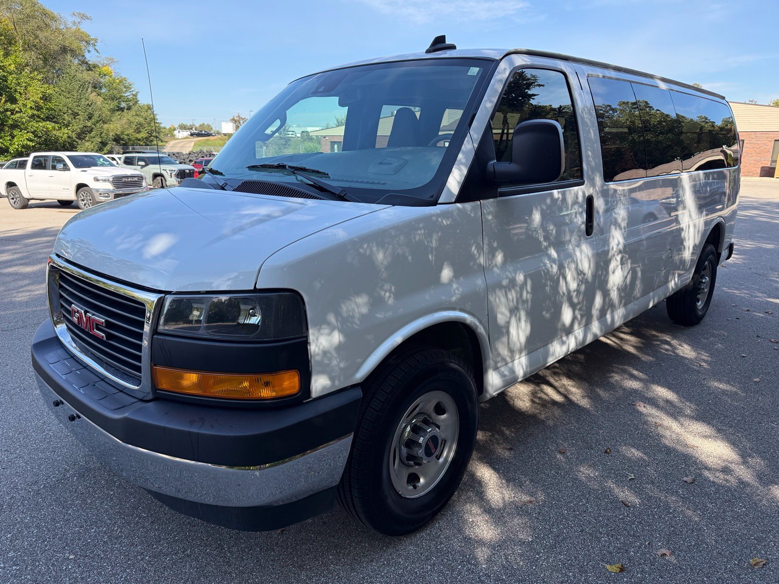 Used 2025 GMC Savana 3500 LT w/ LT Preferred Equipment Group RWD image 4