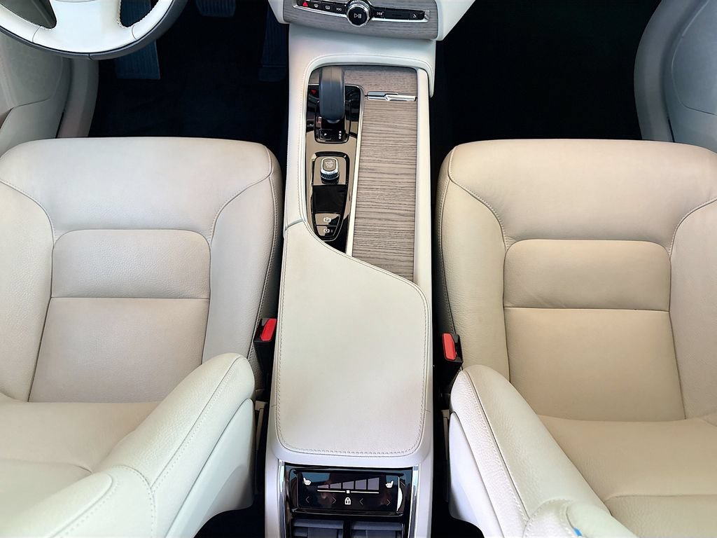 Used 2023 Volvo XC90 B6 Core w/ Protection Package Premier AWD/4WD image 16
