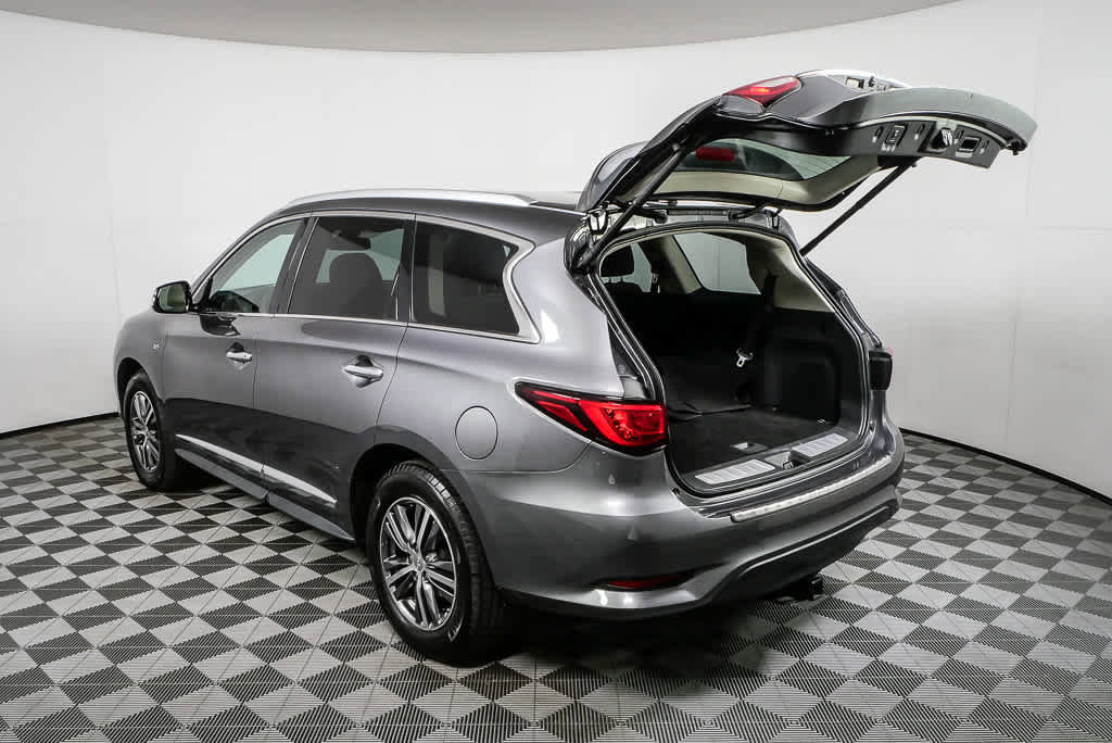 Used 2017 INFINITI QX60 Luxe w/ Premium Plus Package AWD/4WD image 34