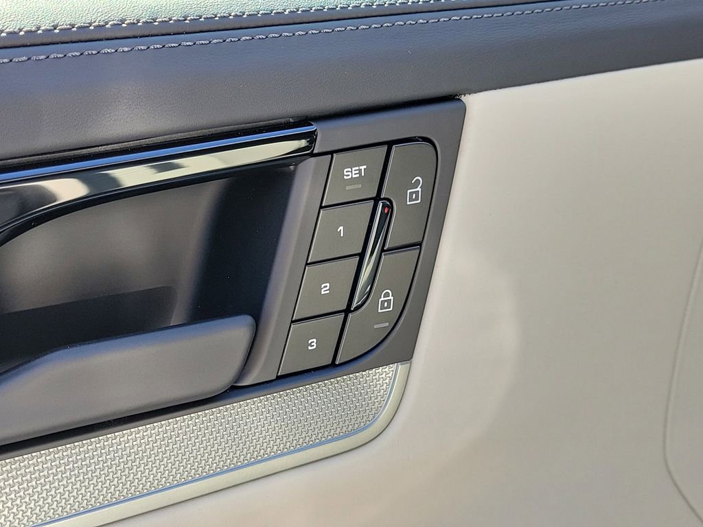 New 2026 Porsche Cayenne image 25