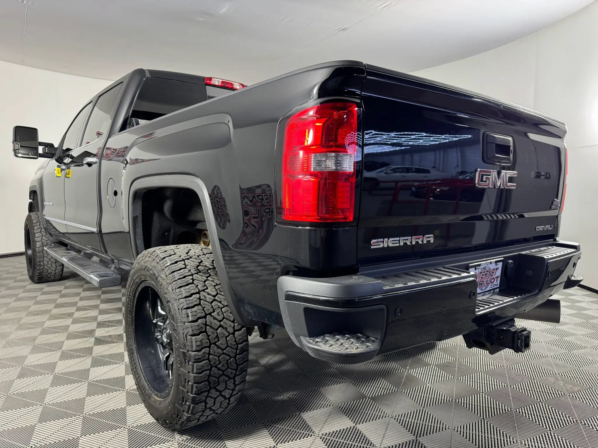 Used 2019 GMC Sierra 2500 Denali w/ Duramax Plus Package AWD/4WD image 27