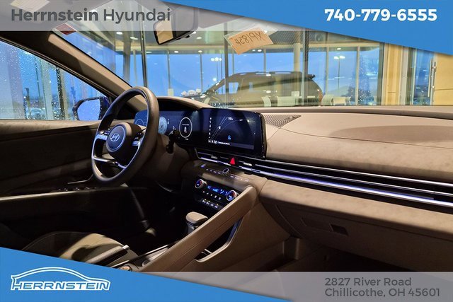 Used 2024 Hyundai Elantra SEL image 26