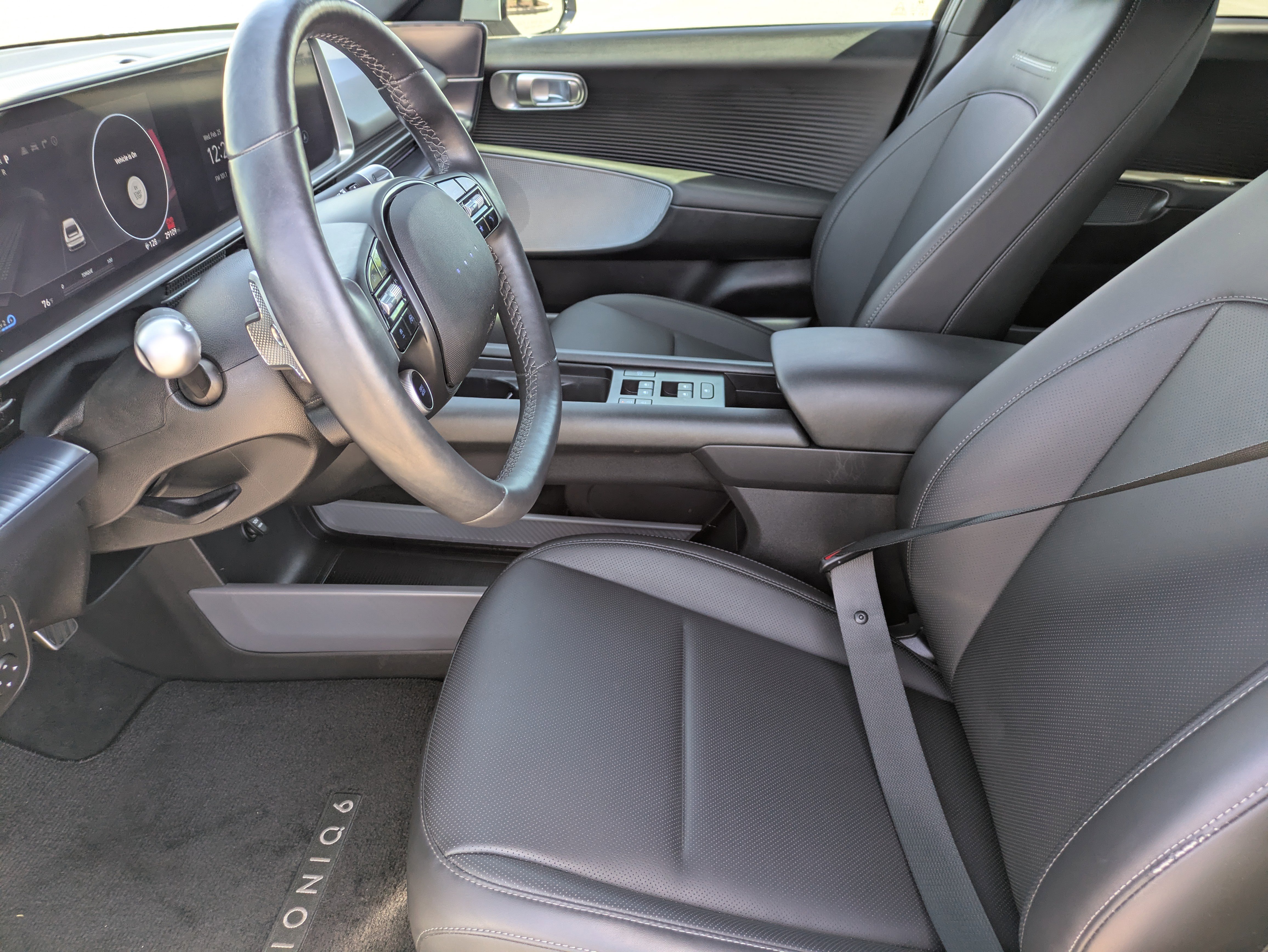 Used 2024 Hyundai Ioniq 6 Limited image 25