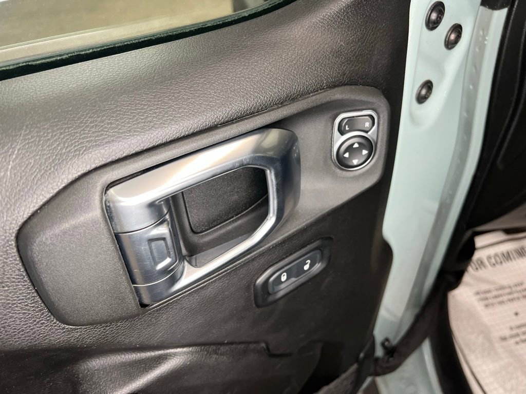 Used 2023 Jeep Wrangler Willys image 15