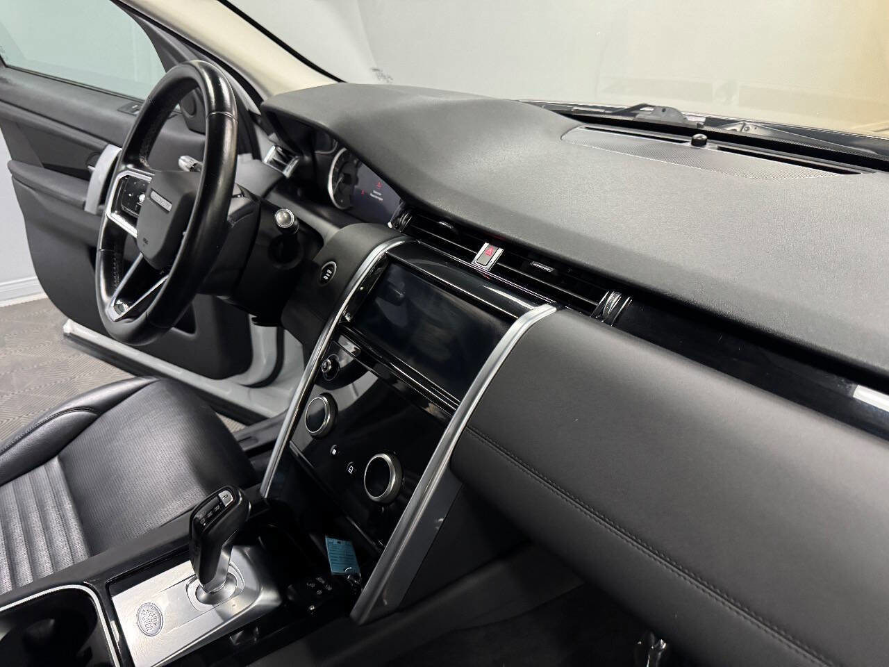 Used 2021 Land Rover Discovery Sport S image 54