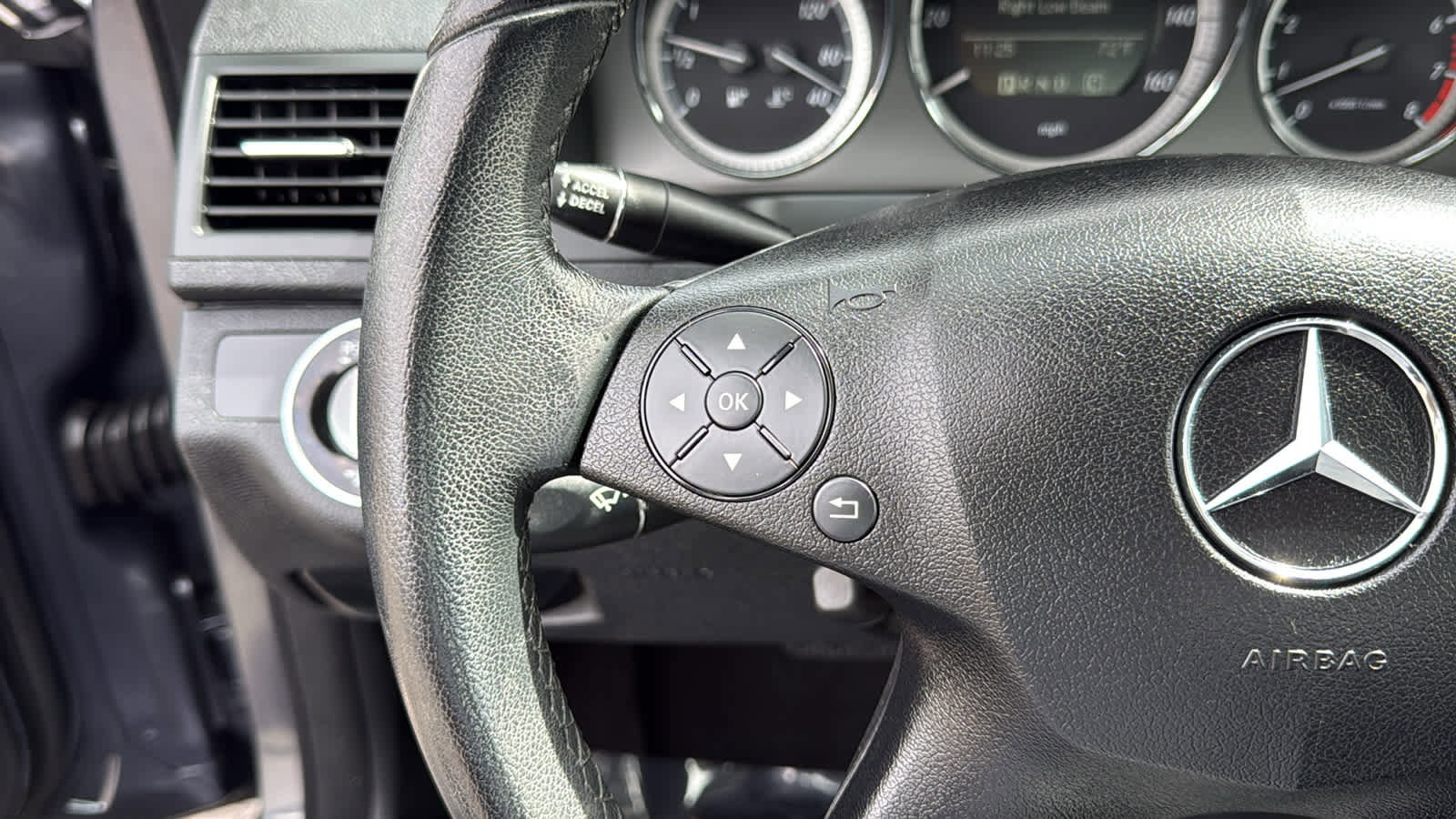 Used 2010 Mercedes-Benz C 300 4MATIC Sedan image 14