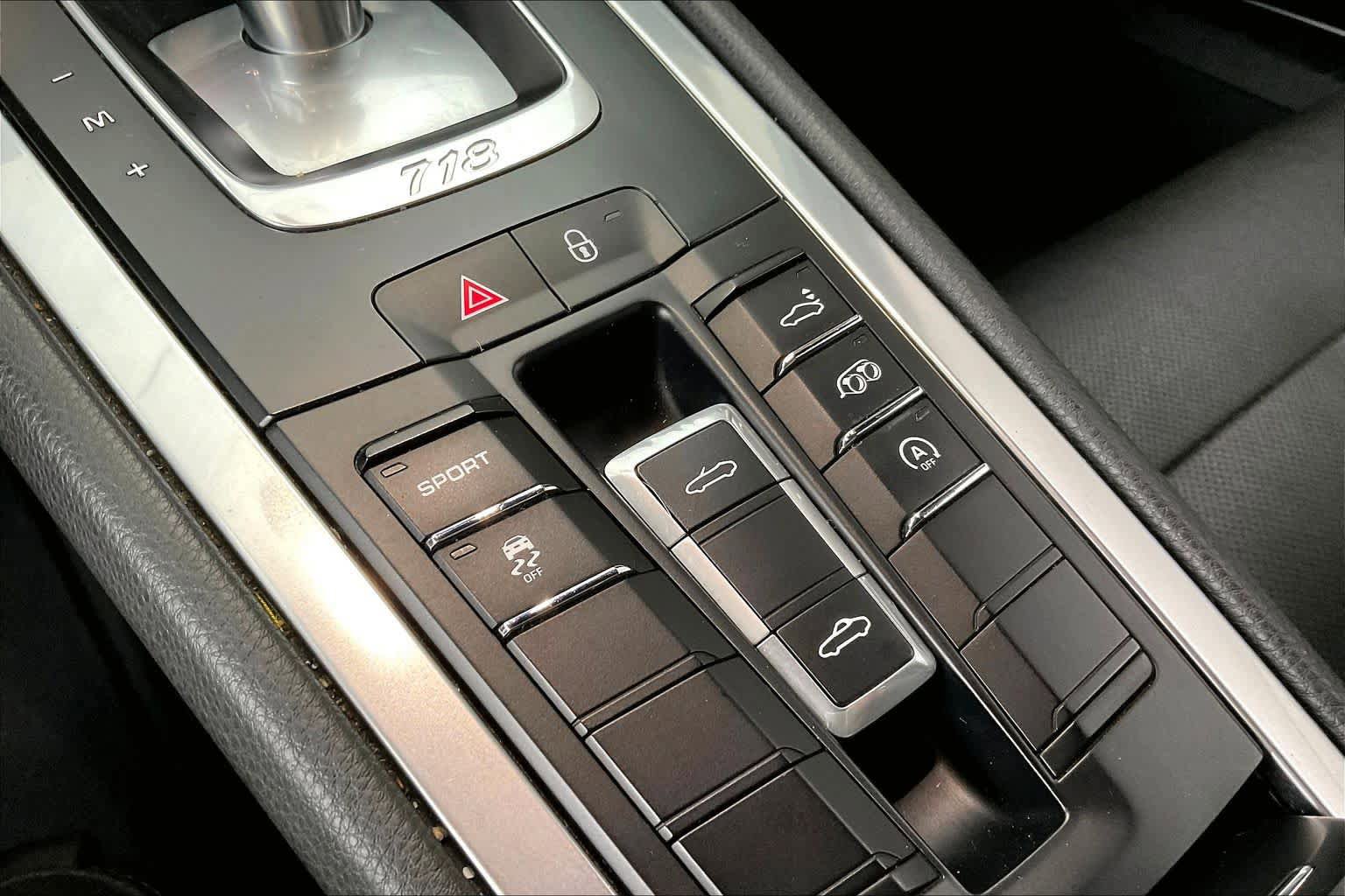 Used 2019 Porsche 718 Boxster RWD image 31
