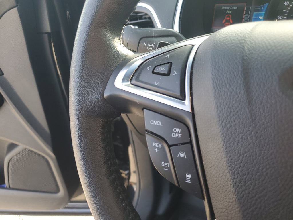 Used 2020 Ford Edge Titanium w/ Equipment Group 301A image 17