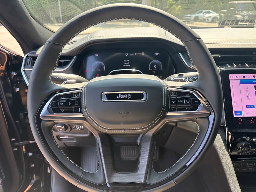 New 2025 Jeep Grand Cherokee Overland w/ Adv Protech Group III image 22