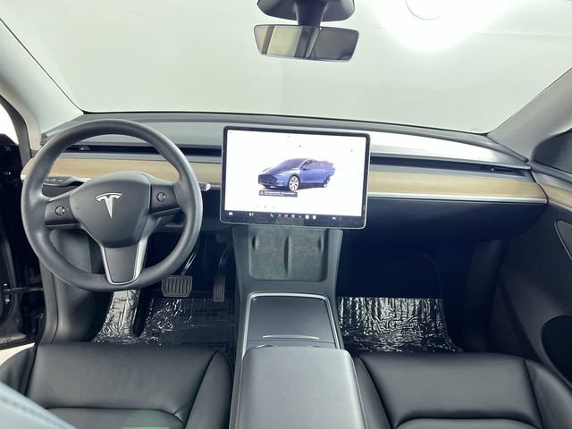 Used 2024 Tesla Model Y 2WD image 19