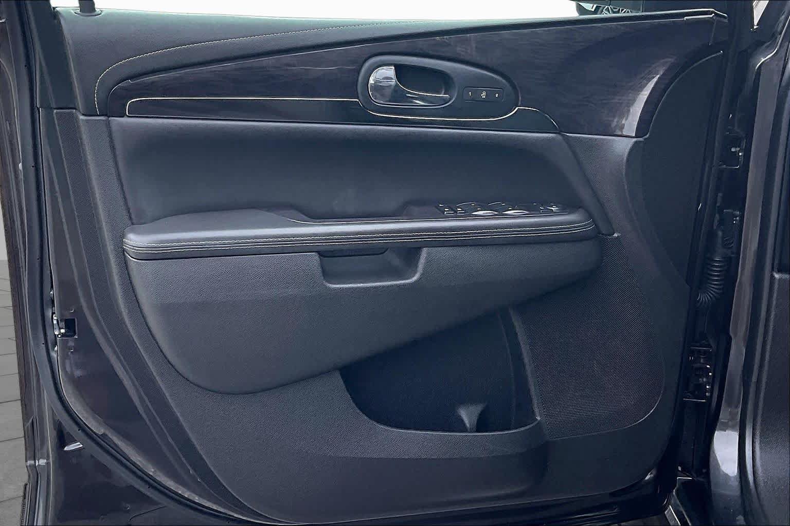 Used 2015 Buick Enclave Leather FWD image 21
