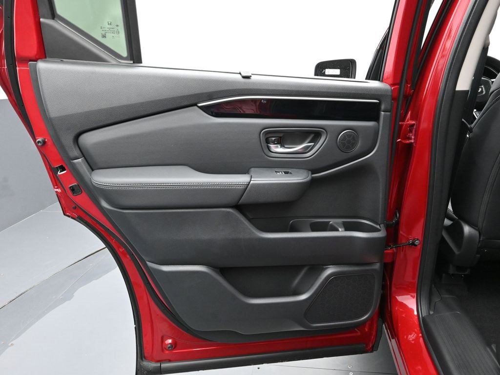 New 2025 Honda Pilot Touring image 35