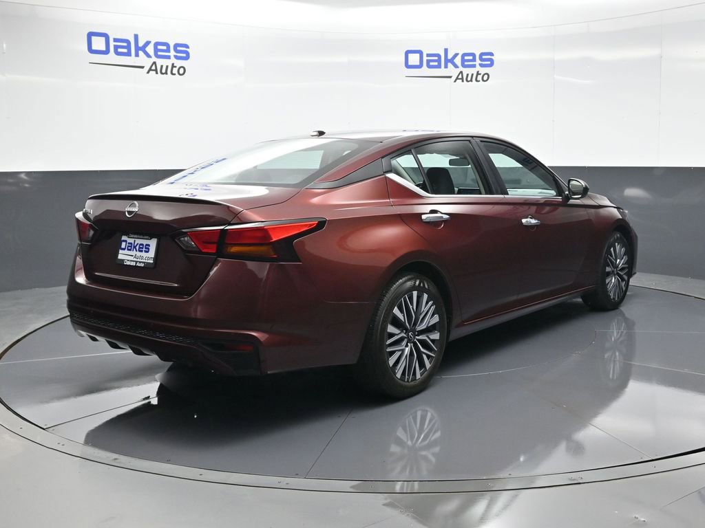 Used 2025 Nissan Altima 2.5 SV image 8