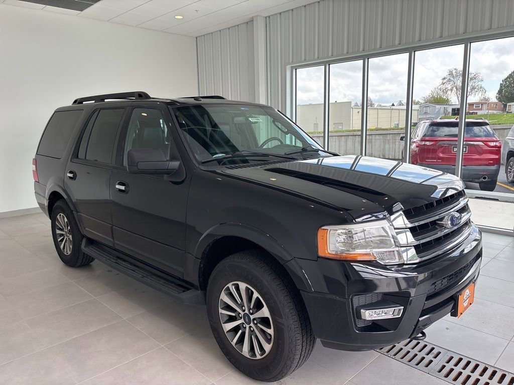 Used 2017 Ford Expedition XLT w/ Equipment Group 202A AWD/4WD image 5