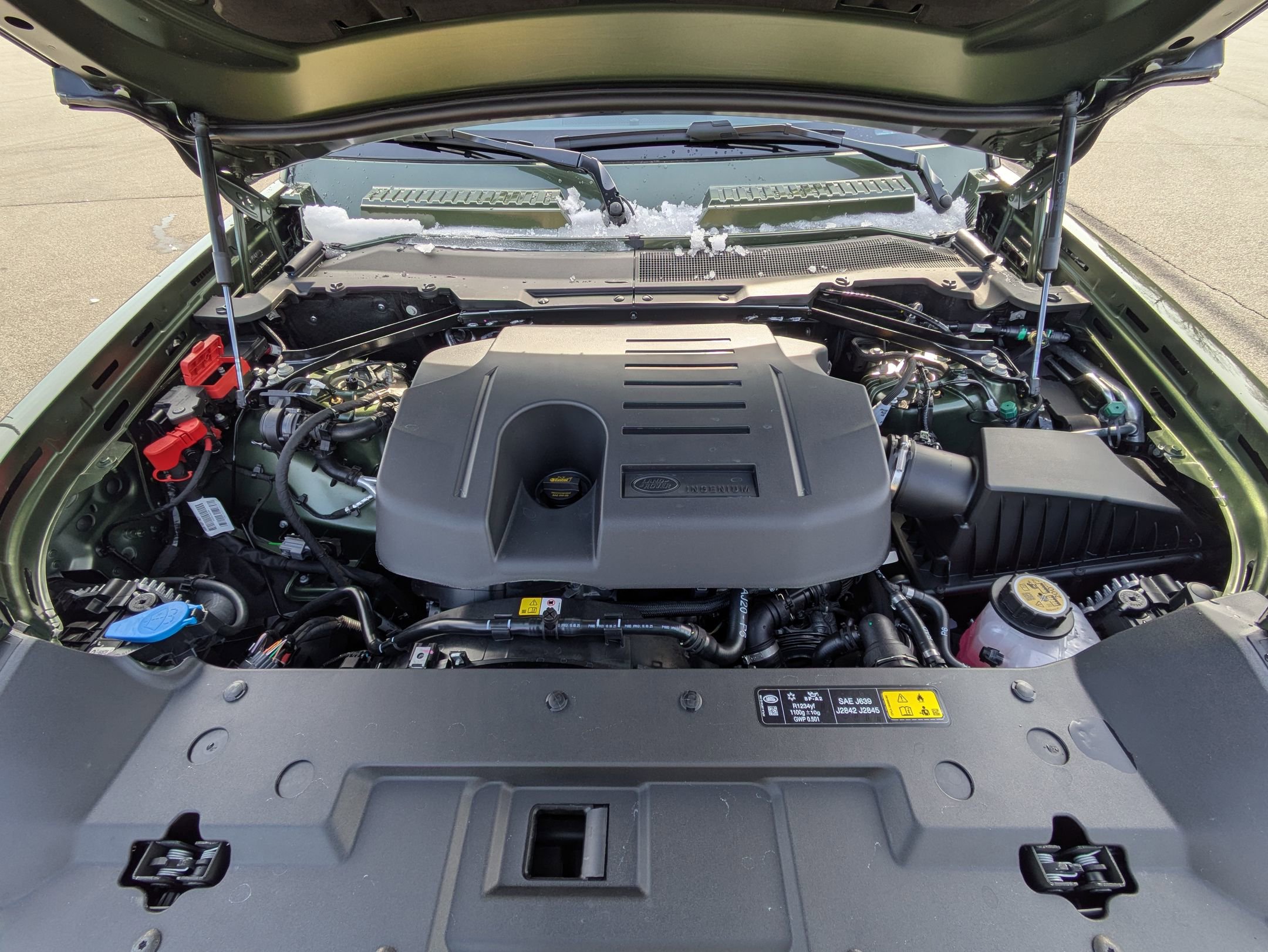 New 2026 Land Rover Defender 130 X-Dynamic SE image 32