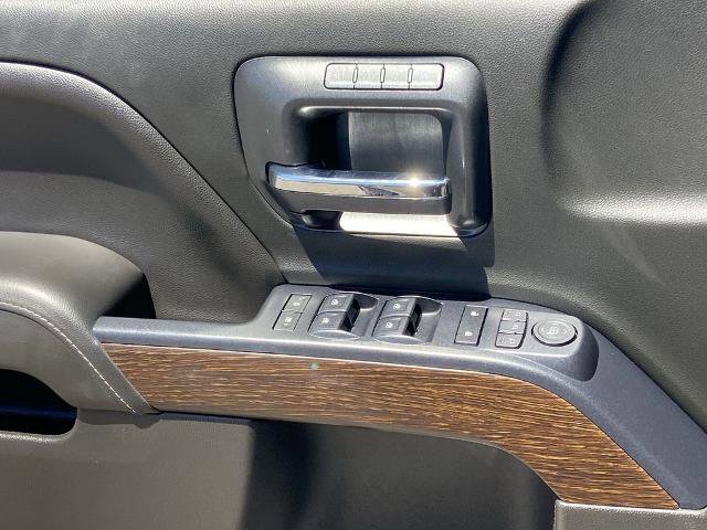 Used 2019 GMC Sierra 2500 Denali w/ Duramax Plus Package AWD/4WD image 18