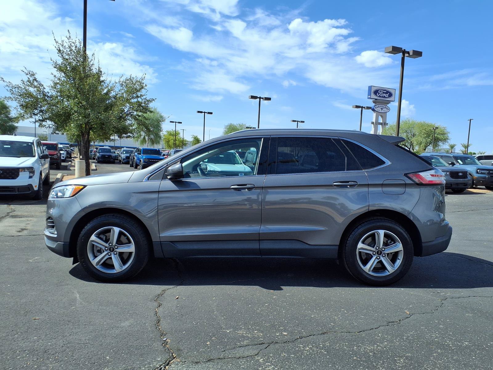 Certified 2023 Ford Edge SEL w/ Convenience Package AWD/4WD image 3