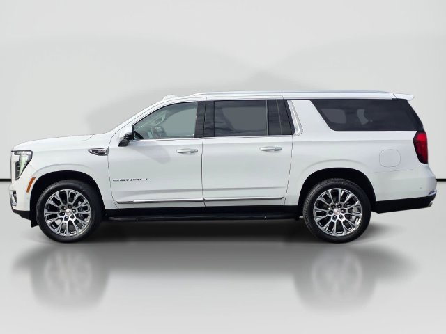 Used 2025 GMC Yukon XL Denali AWD/4WD image 2