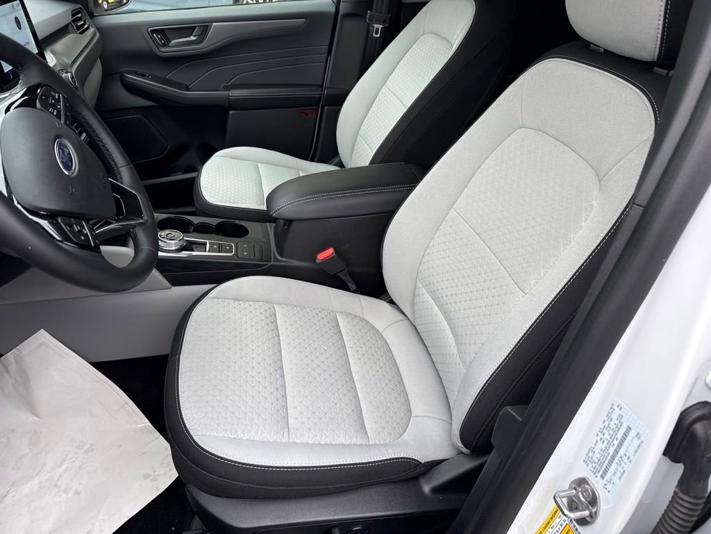 Used 2024 Ford Escape Active w/ Cold Weather Package FWD image 3
