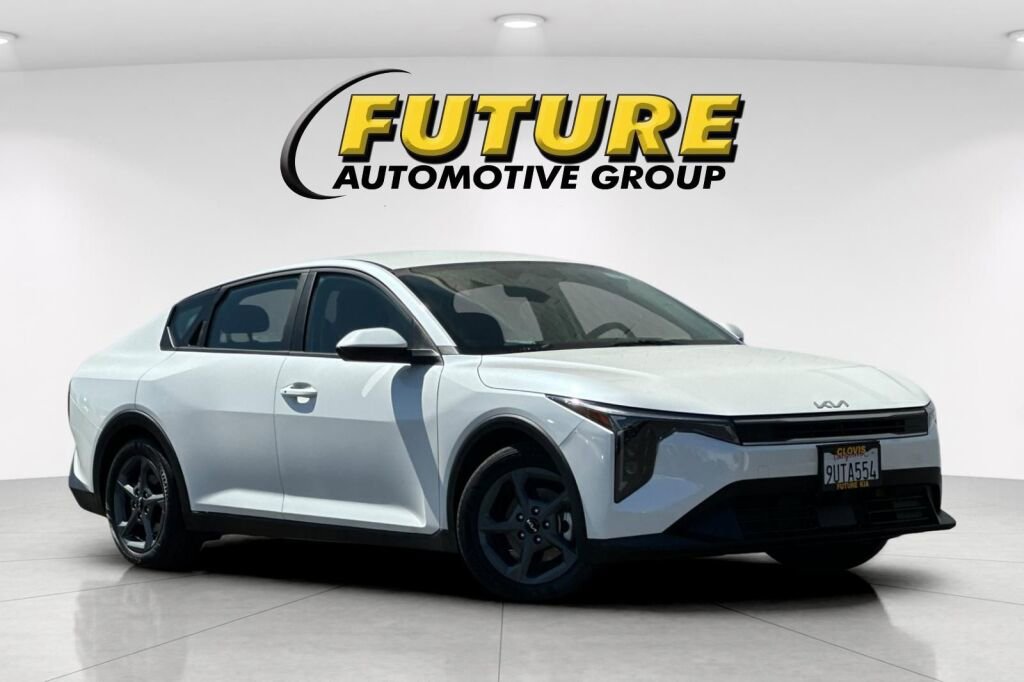 Used 2025 Kia K4 FWD image 1