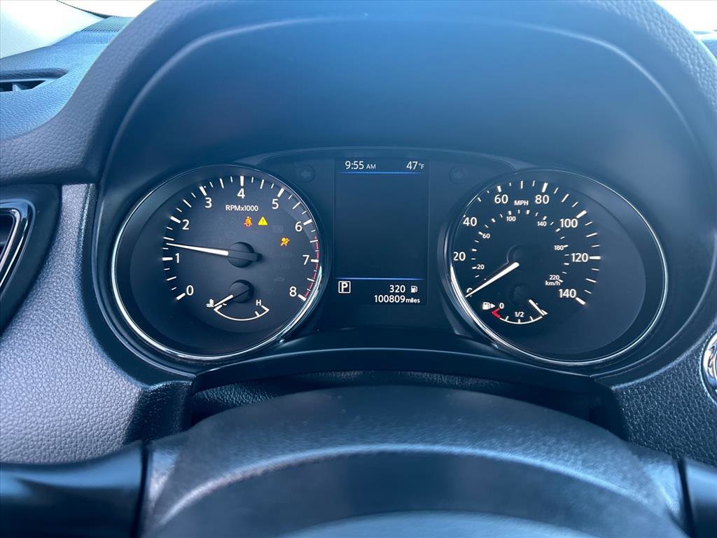 Used 2018 Nissan Rogue SV image 19