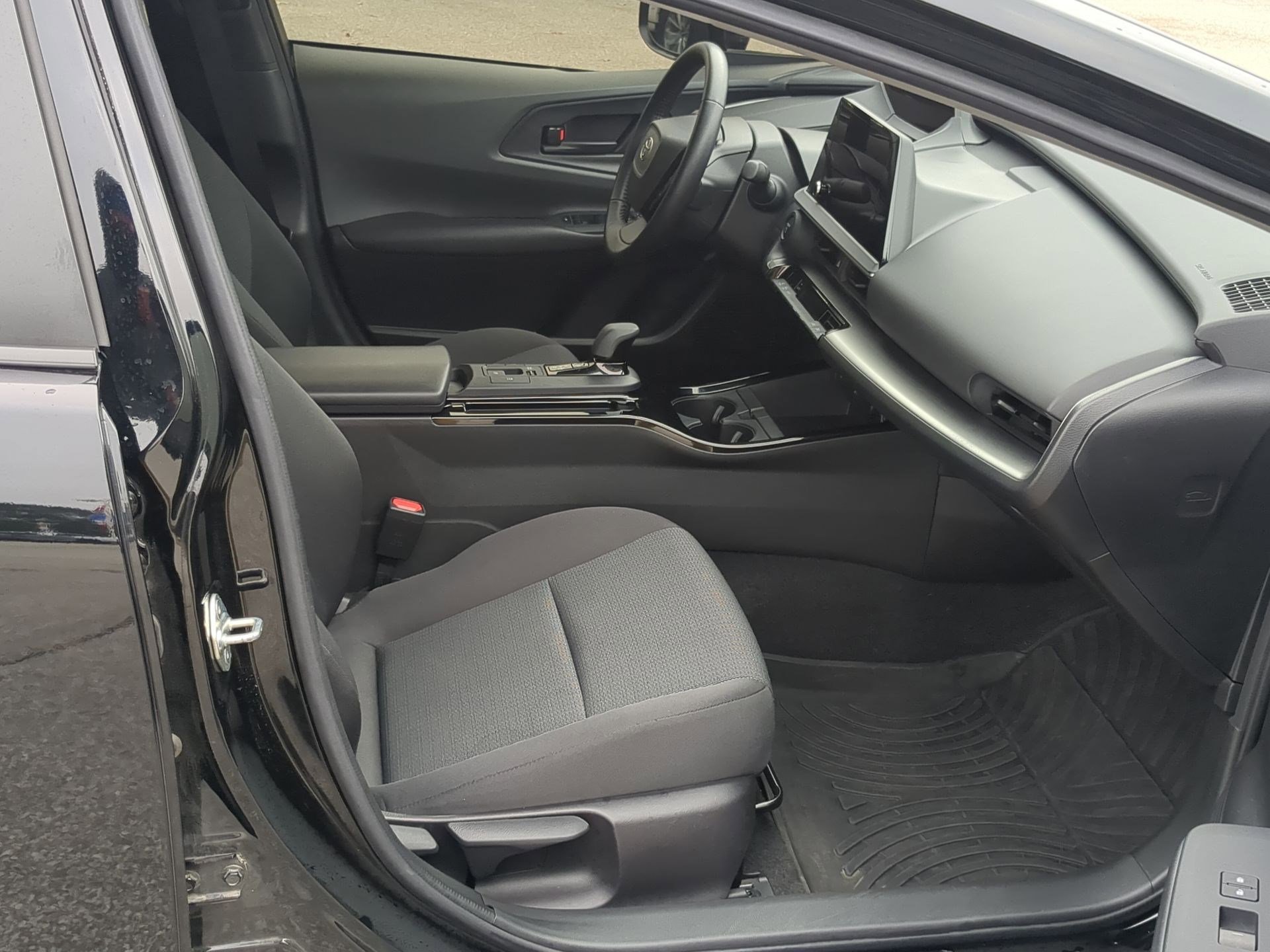 Used 2023 Toyota Prius LE image 25