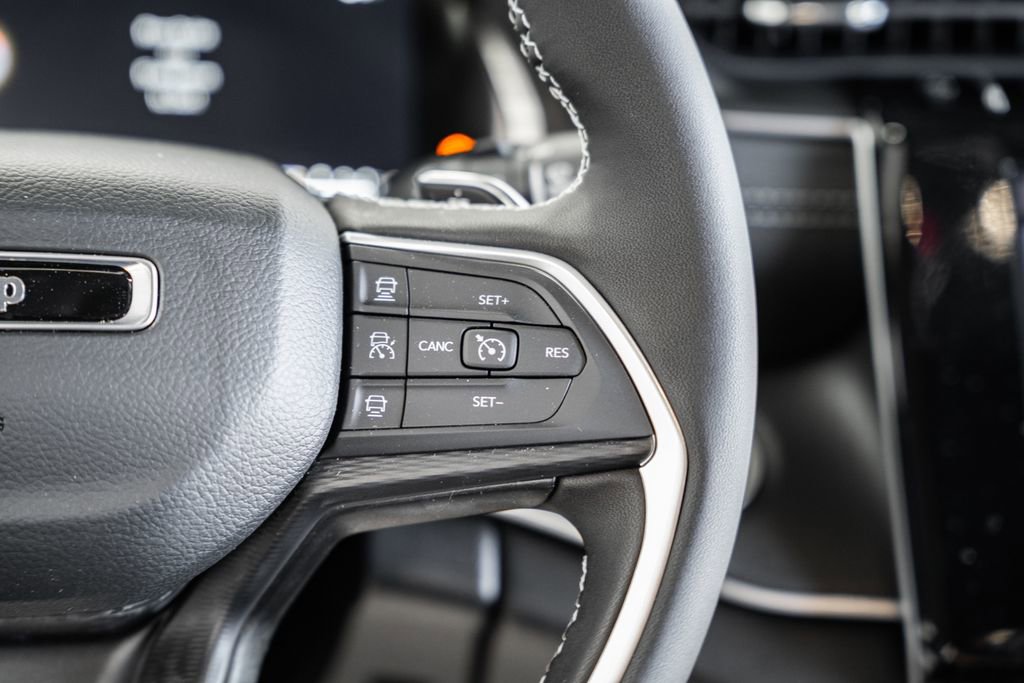 New 2025 Jeep Grand Cherokee Laredo X w/ Luxury Tech Group I image 26